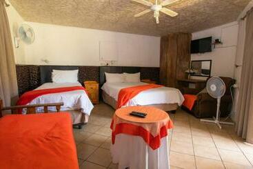 ペンション Ebenezer Guesthouse