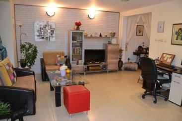 פנסיון Nirvana Guest House