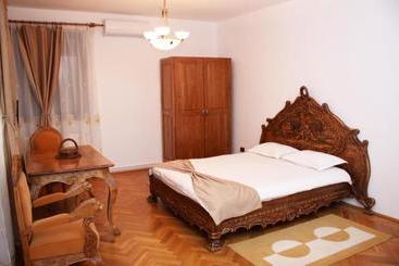 پانسیون Casa Craiova Nuova