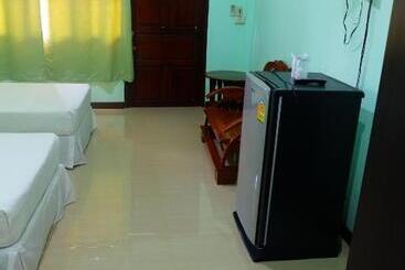 بنسيون J Safe Guesthouse