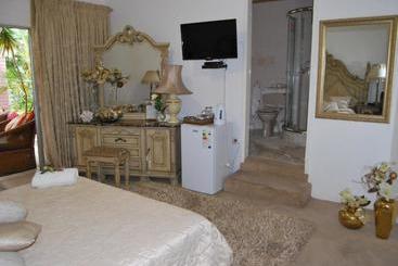 پانسیون Ronique's Guest House