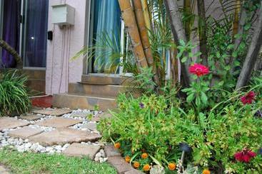 پانسیون Ronique's Guest House