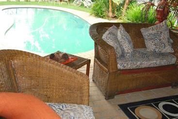 پانسیون Ronique's Guest House