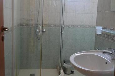 פנסיון Guesthouse Opal