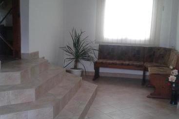 پانسیون Tsvetkovi Guest House