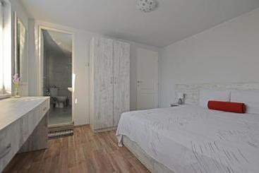پانسیون Bistra Guest Rooms