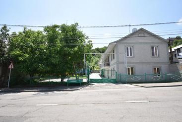 پانسیون Guest House Arsan