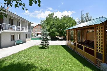 پانسیون Guest House Arsan