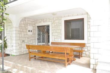 پانسیون Guest House Lalic