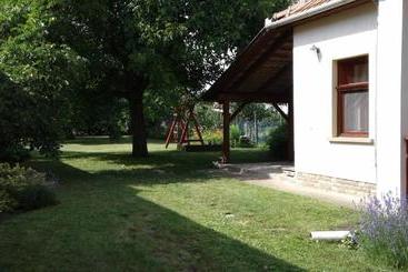 پانسیون Nosztalgia Vendégház