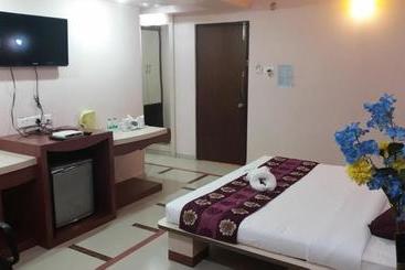 هاستل Vora Corporate Inn