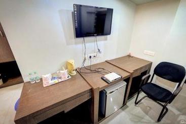 هاستل Vora Corporate Inn