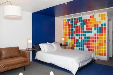 فندق صغير Skyfall Guestrooms