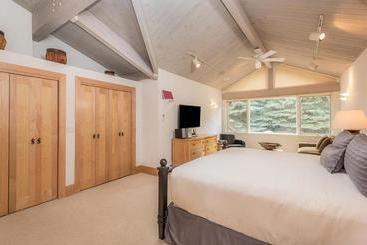 Clarendon Townhomes
