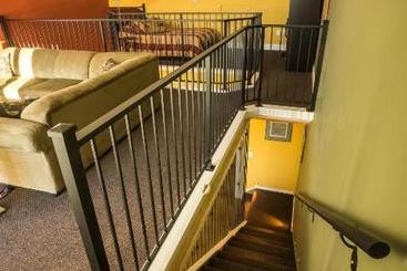 پانسیون Crooked Tree Guest Suites