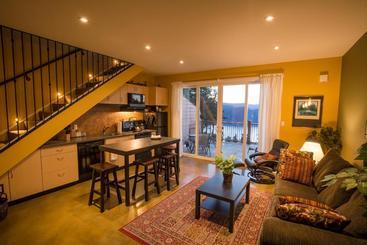 پانسیون Crooked Tree Guest Suites