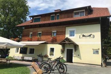 Общежитие Lug Ins Land