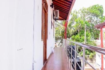 پانسیون Channa Villa & Tours