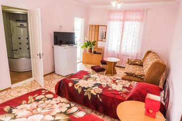 هاستل Guest House Naazove