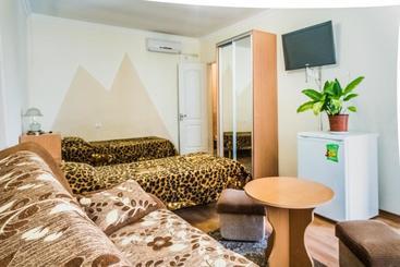 هاستل Guest House Naazove