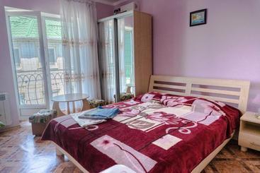 هاستل Guest House Naazove