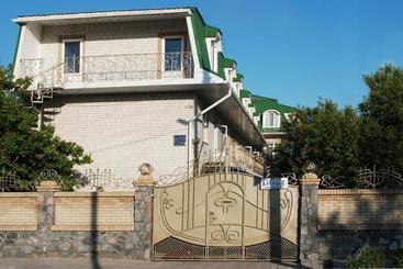 هاستل Guest House Naazove