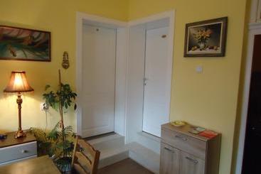 پانسیون Apartments Villa Svetlana