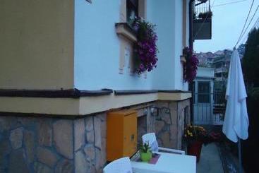 پانسیون Apartments Villa Svetlana