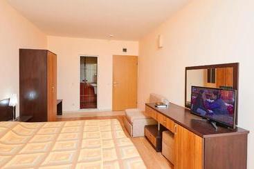 پانسیون Guest House California