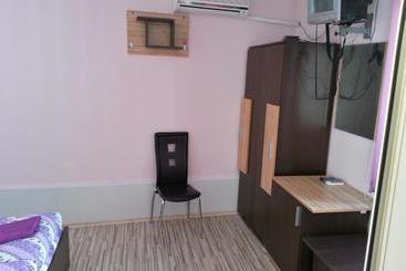 پانسیون Guest House Zora