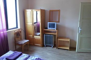 پانسیون Guest House Zora