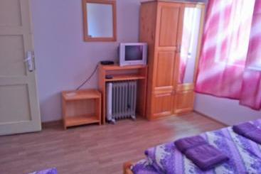 پانسیون Guest House Zora