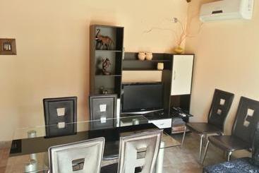 پانسیون Guest House Zora