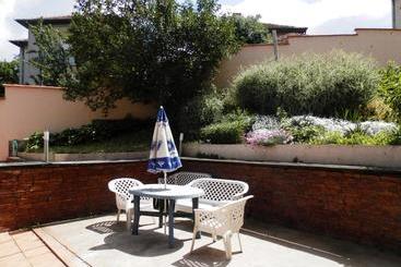 پانسیون Guest House Zora