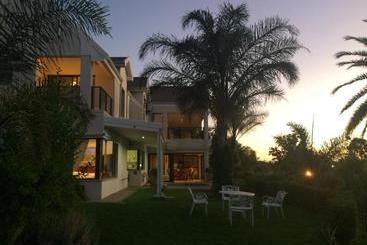 پانسیون Oewerpalms View