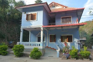 پانسیون Phonephithak Guesthouse