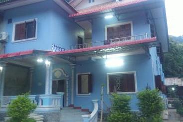 پانسیون Phonephithak Guesthouse