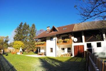 هتل Farm Košir