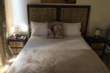 پانسیون Elephant Lodge Guesthouse