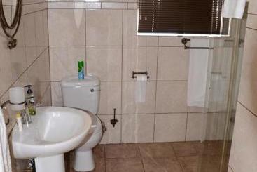 پانسیون Elephant Lodge Guesthouse