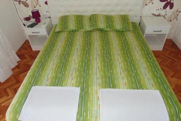 پانسیون Guest House Ivan