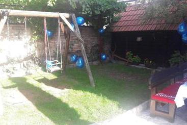 پانسیون Guest House Zavicaj Pale