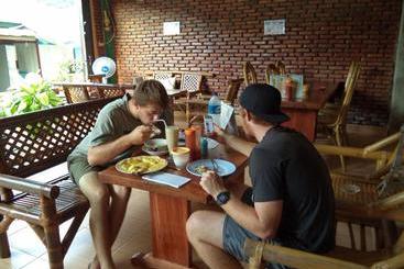 پانسیون Ida Guest House & Jungle Trekking