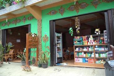 پانسیون Ida Guest House & Jungle Trekking