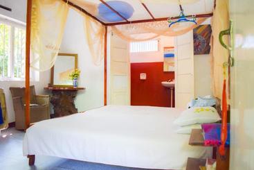پانسیون Shammie Guest House