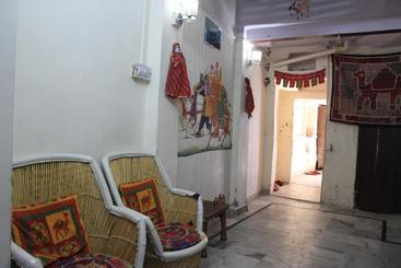 پانسیون Tanu S Homestay
