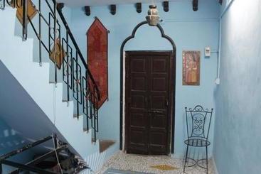 پانسیون Tanu S Homestay