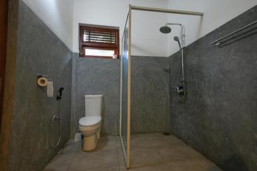 پانسیون Hettimulla River House