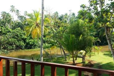 پانسیون Hettimulla River House