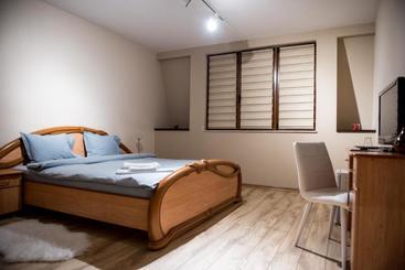 پانسیون Luxe Stay